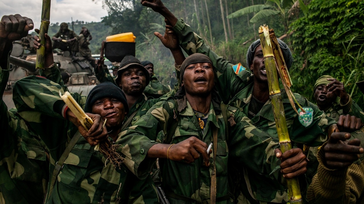 Hutu commandos showing off